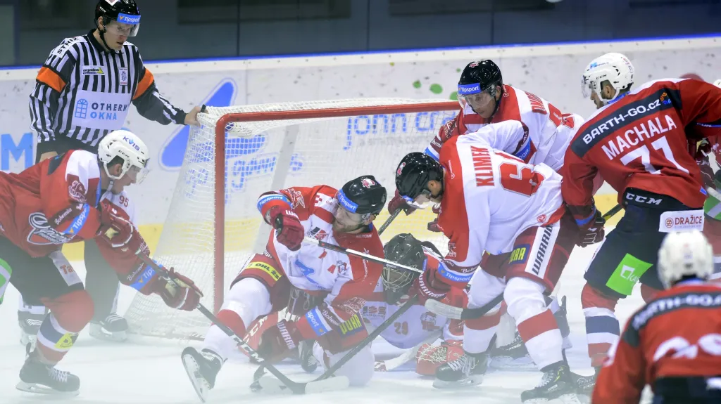 Skrumáž v duelu Olomouc - Pardubice