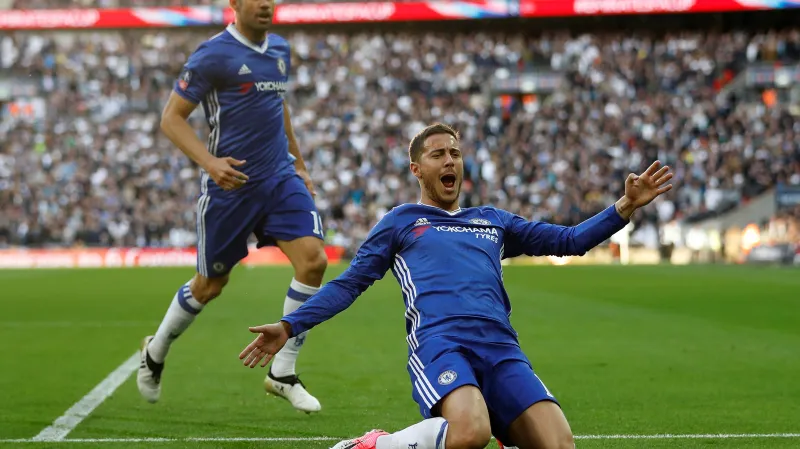 Eden Hazard právě rozvlnil síť Tottenhamu