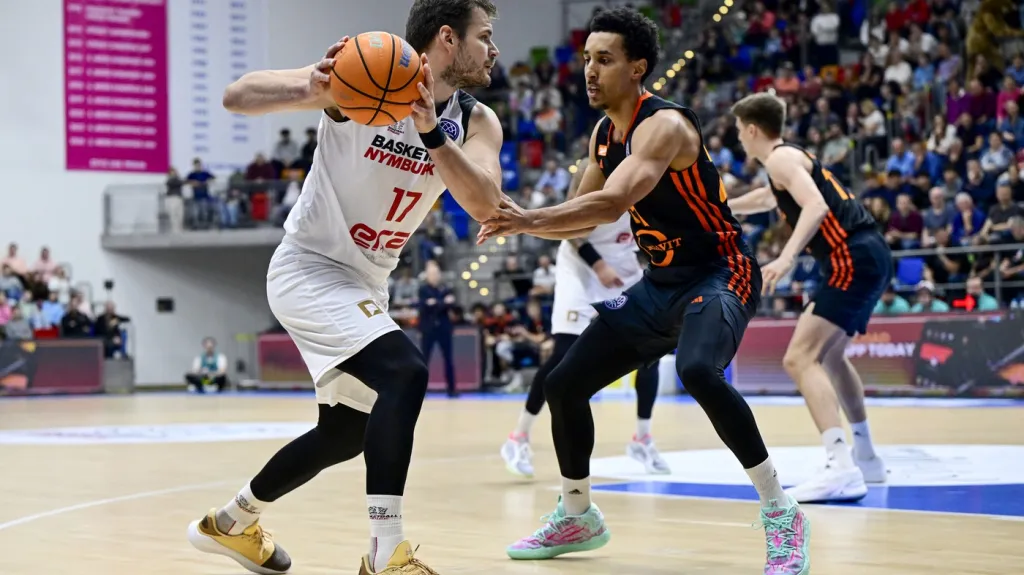 Jaromír Bohačík z Nymburku v utkání Ligy mistrů