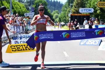 Závěr závodu chodkyň na 20 kilometrů