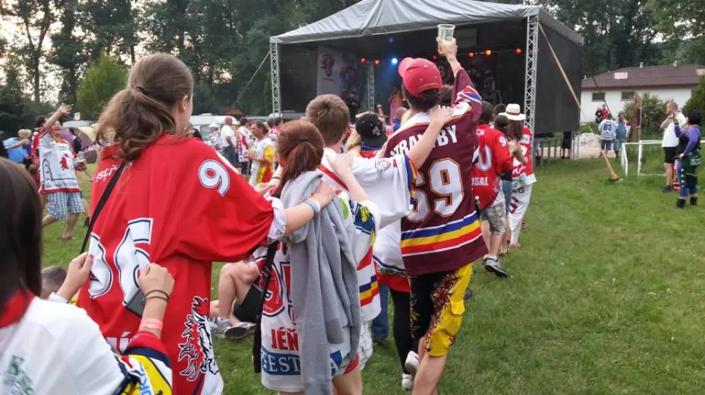 Sraz hokejových fanoušků