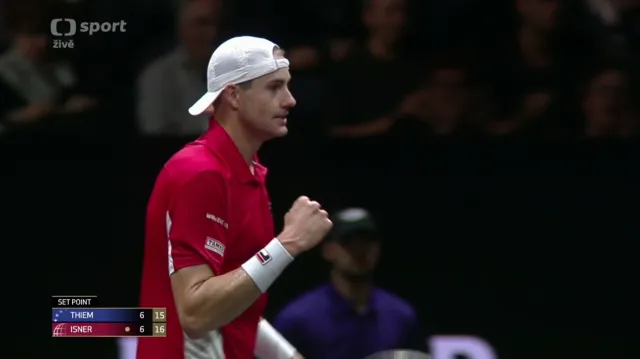 Závěr dramatického tie-breaku v prvním setu Isnera proti Thiemovi