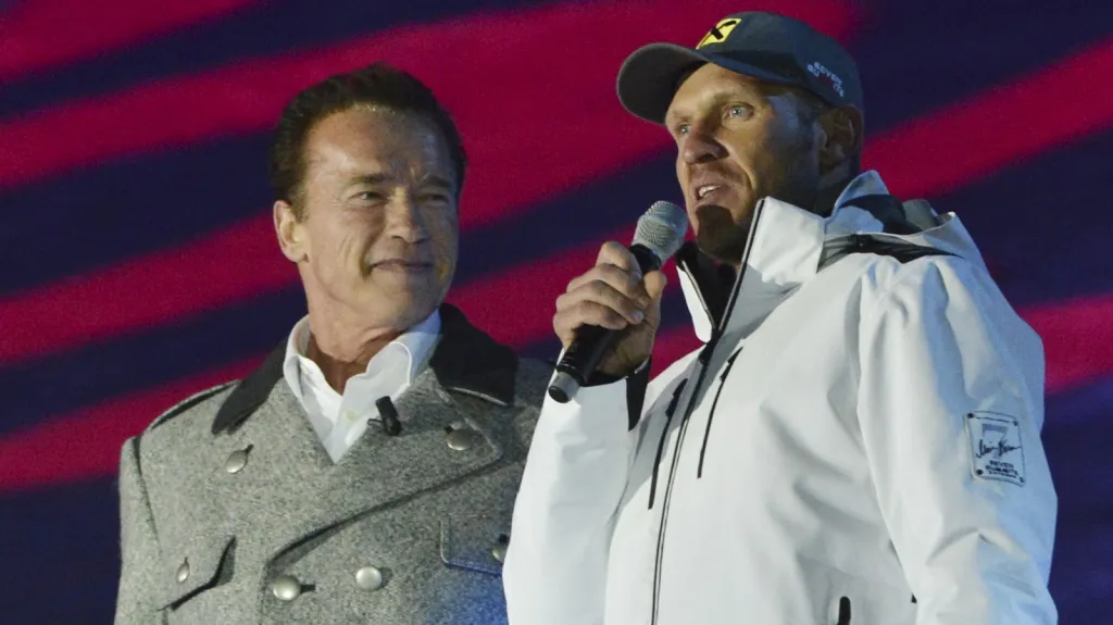 Arnold Schwarzenegger a Hermann Maier