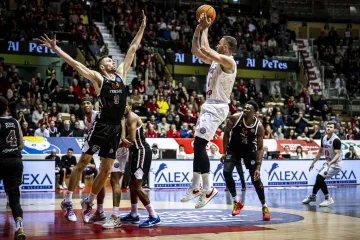Basketbalisté Nymburku v utkání proti Terstu