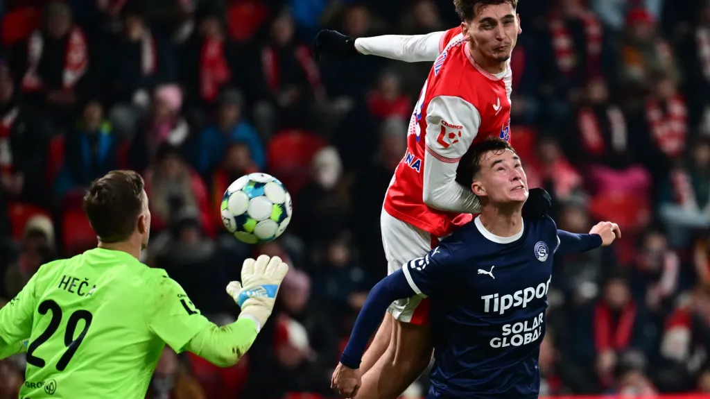 Mojmír Chytil dává třetí gól Slavie proti Slovácku