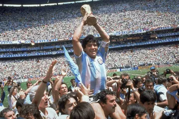 Argentinec Diego Maradona po vítězném finále MS 1986