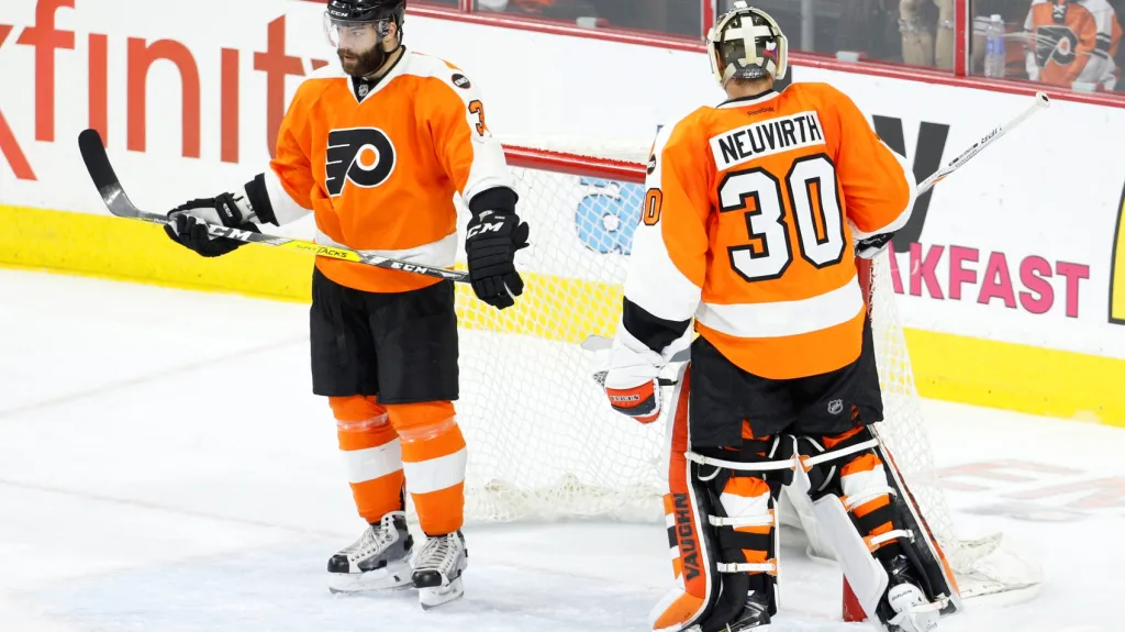 Radko Gudas a Michal Neuvirth po vyřazení z play-off