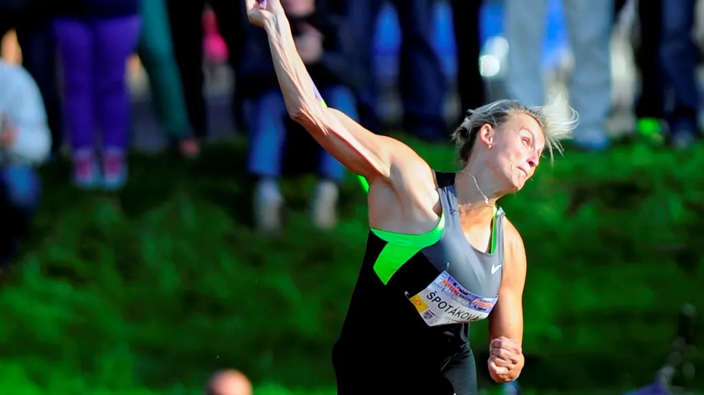Barbora Špotáková už zase závodí