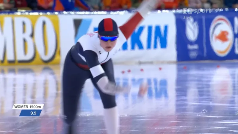 Jízda Kuršové v závodě na 1500 metrů