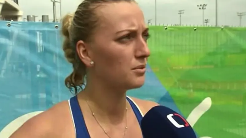 Kvitová postoupila do osmifinále přes Wozniackou