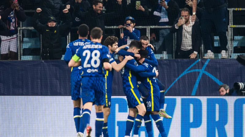 Fotbalisté Chelsea oslavují gól v Lize mistrů