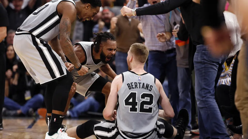 Radost basketbalistů San Antonia