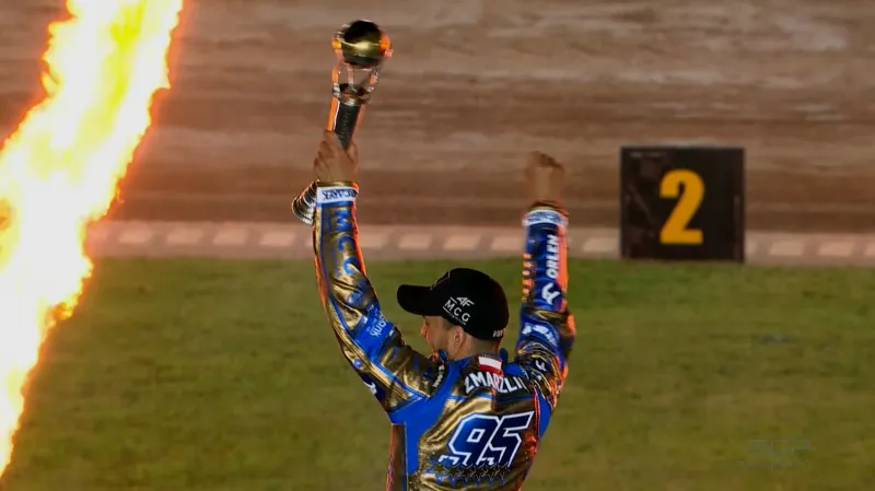 Mistrem světa na ploché dráze je pošesté Polák Zmarzlik