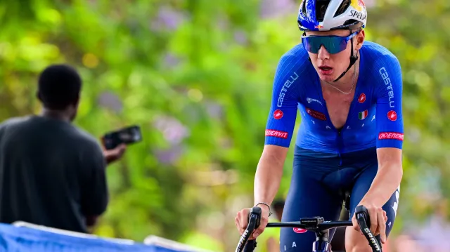 Závěr závodu jezdců do 23 let na MS