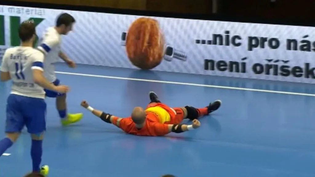 Penaltový rozstřel Benago - Tango Brno a ohlasy obou trenérů