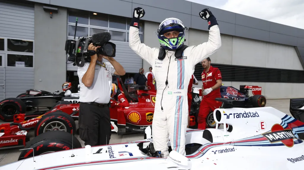 Felipe Massa z Williamsu po vítězství v kvalifikaci na VC Rakouska