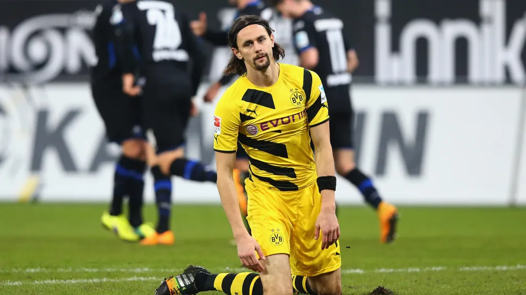 Zklamaný Neven Subotič z Dortmundu během zápasu s Paderbornem