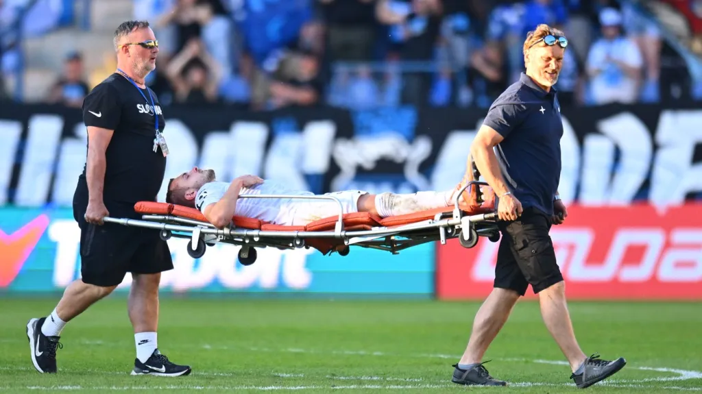 Petr Hodouš po zákroku loktem do hlavy skončil v bezvědomí a následně v nemocnici