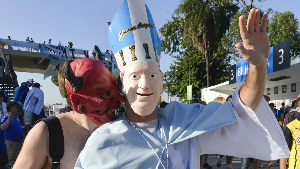 Módní kreace fanoušků MS ve fotbale