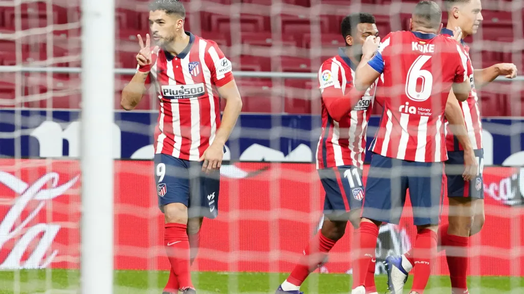 Luis Suárez (vlevo) se raduje z gólu Atlética Madrid