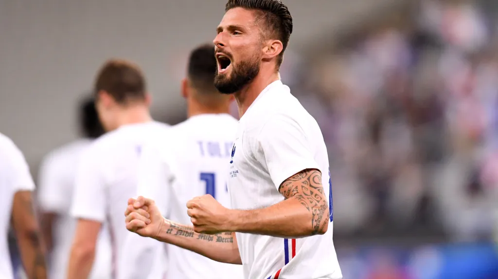 Slavící Olivier Giroud