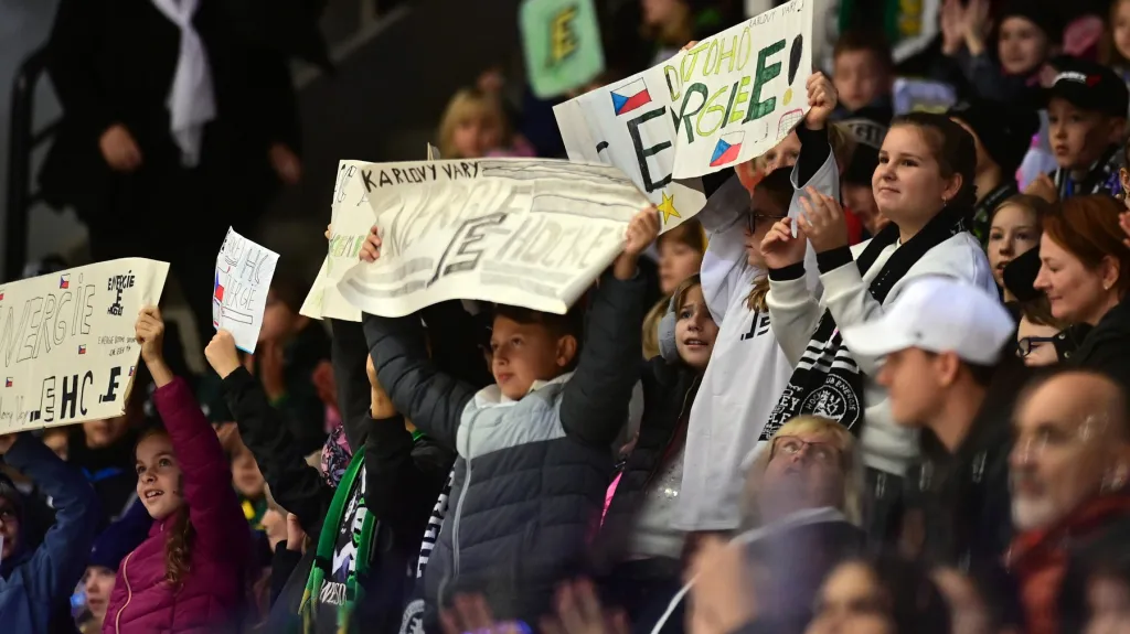 Mladí fanoušci Karlových Varů