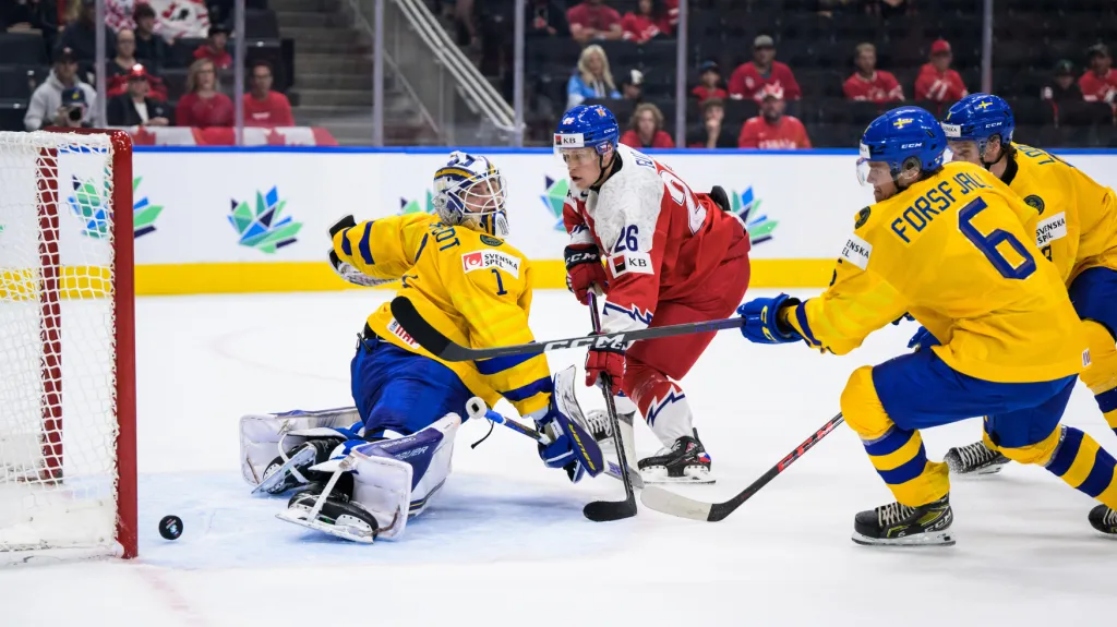 Michal Gut střílí jediný český gól v boji o bronz