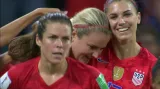 Gól v utkání Anglie - USA: Morganová - 1:2 (31. min.)
