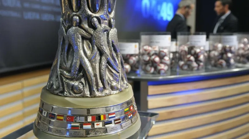 Spartu čeká Neapol, Strakův Slovan a Bern