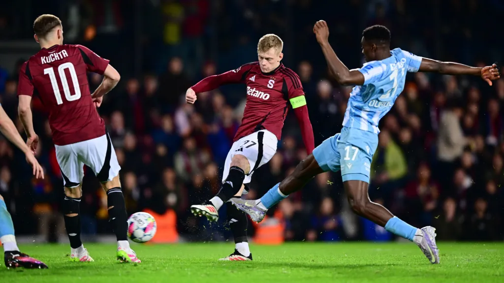 Filip Panák v utkání s Plzní