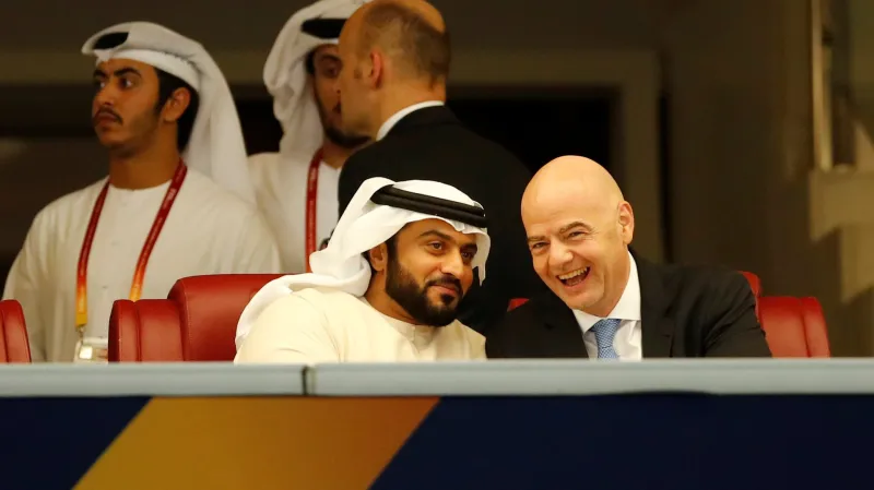 Předseda FIFA Gianni Infantino (vpravo)