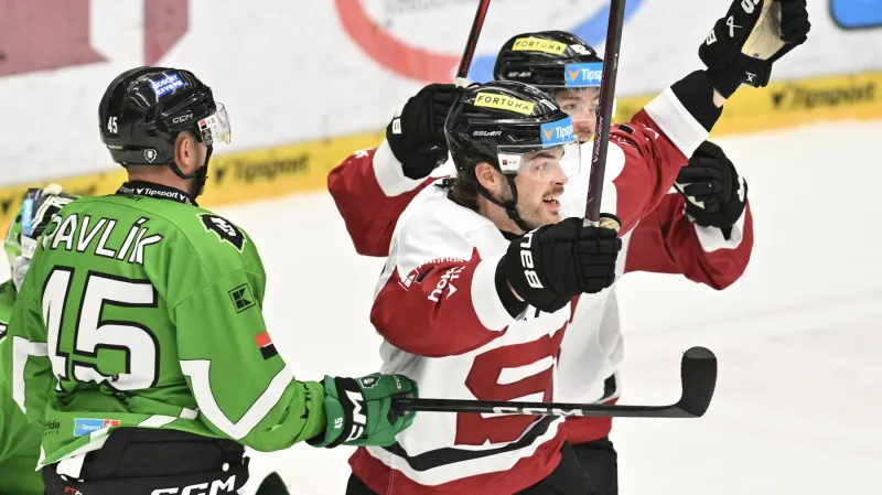 Kryštof Hrabík ze Sparty se raduje z gólu