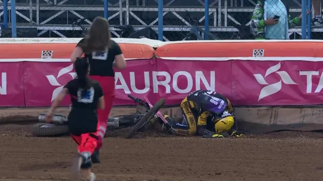 Jízda poslední šance a pád Szymona Woźniaka