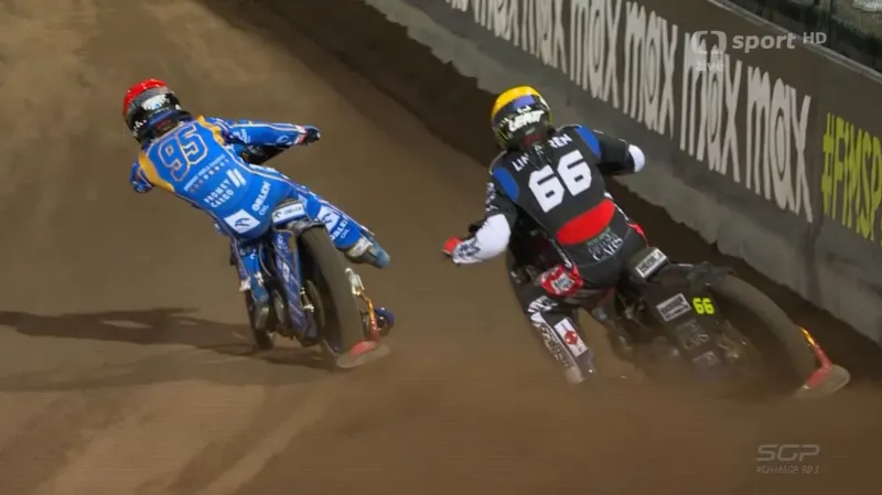 Finálová jízda pražské plochodrážní Grand Prix