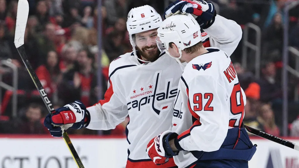 Michal Kempný se raduje z branky