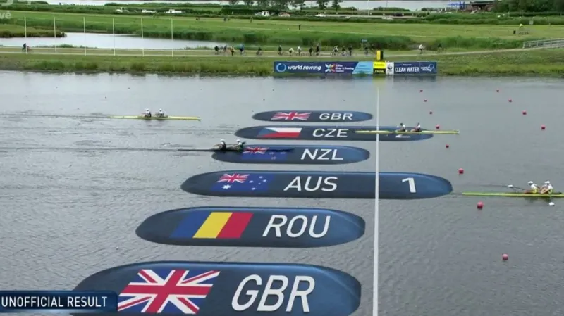 Finálová jízda dvojice Podrazil - Helešic na SP ve veslování v Rotterdamu