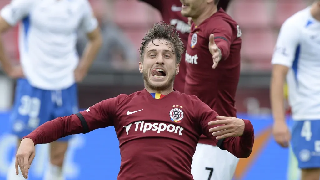 Sparťan Michal Sáček se raduje z gólu