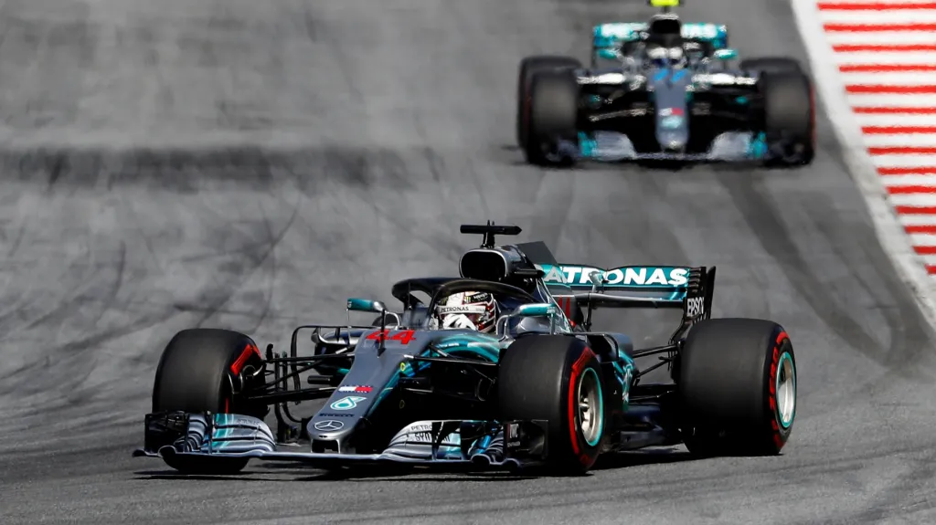 Lewis Hamilton a Valtteri Bottas