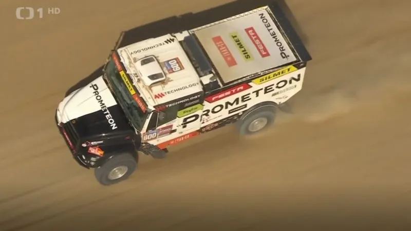 Macík si připsal čtvrtý dílčí triumf, Loprais dojel v 8. etapě druhý