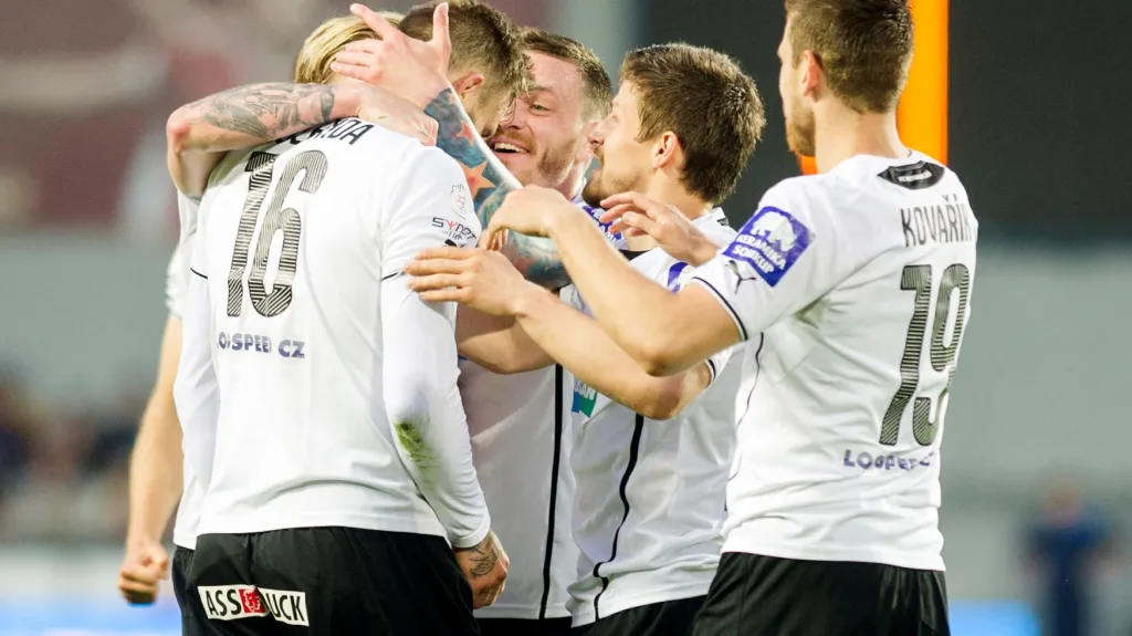 Slavící fotbalisté Plzně