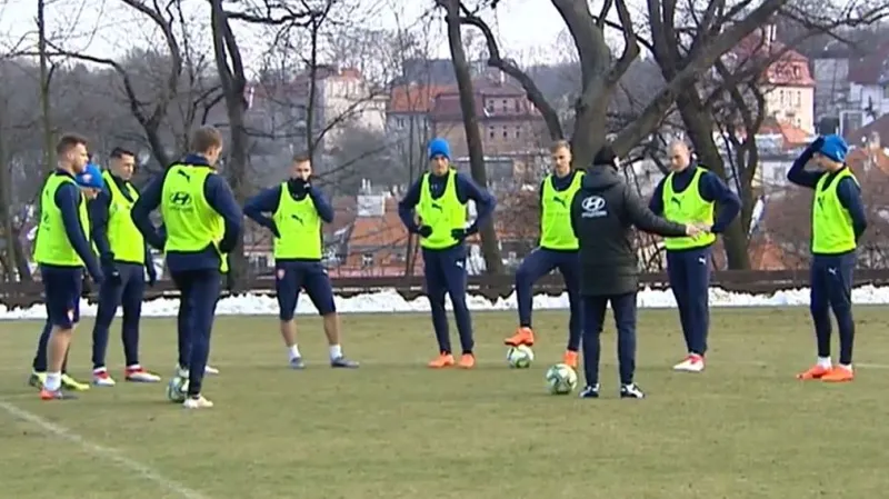 Reprezentanti si před odletem zatrénovali v Praze