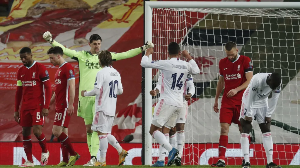 Fotbalisté Realu Madrid se radují z postupu v Lize mistrů