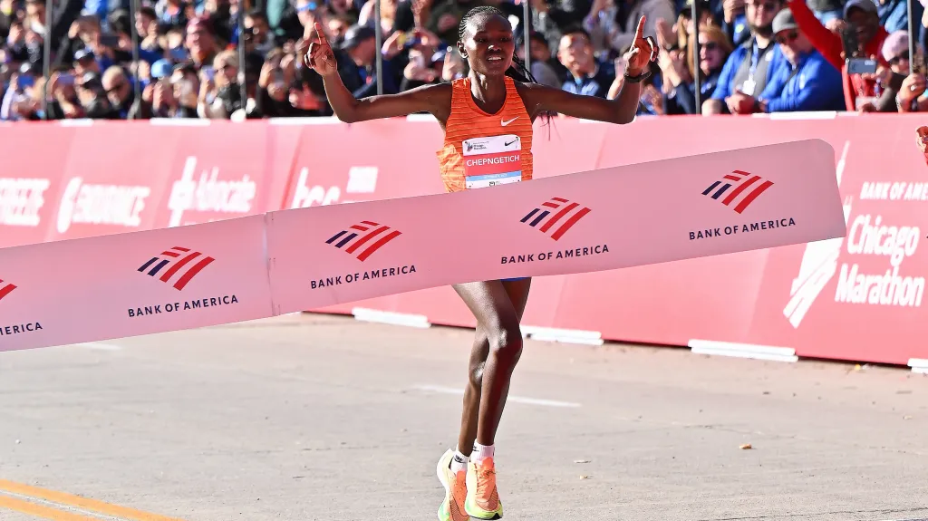 Keňanka Chepngetichová si opět podmanila Chicagský maraton