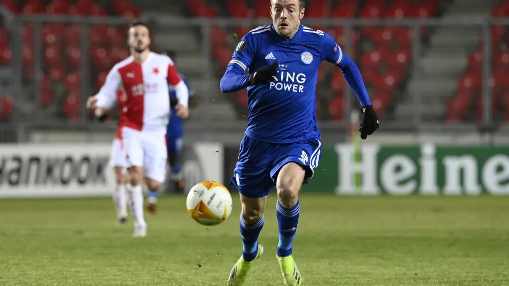 Jamie Vardy z Leicesteru v utkání se Slavií
