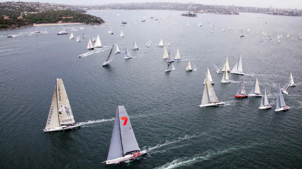 Jachty vyjíždějí ze Sydney do Hobartu