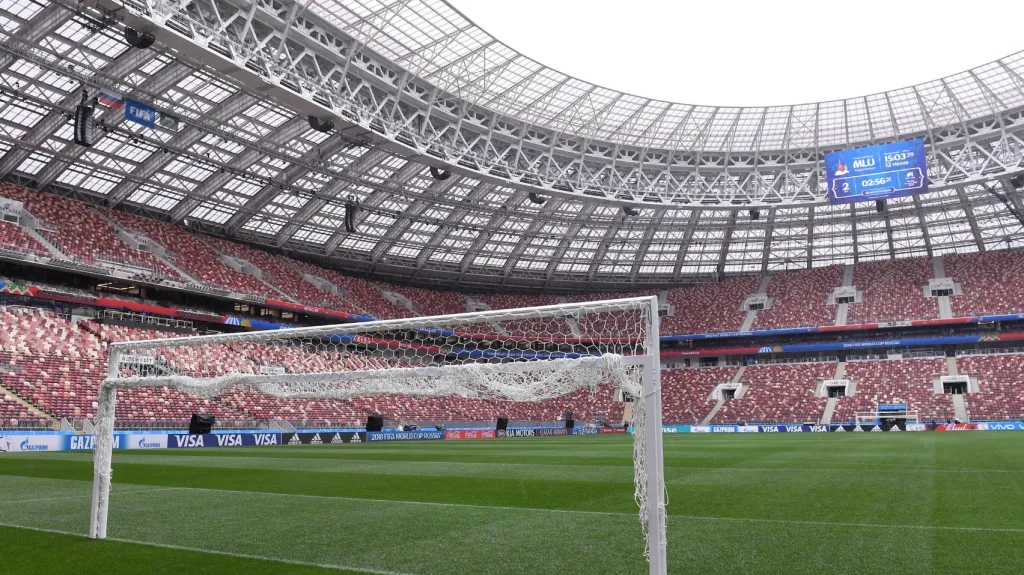 Tady to všechno vypukne i skončí - stadion Lužniki v Moskvě