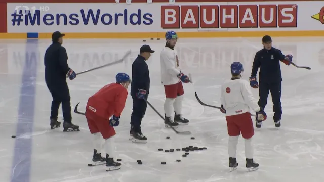 Čeští hokejisté jsou už ve Stockholmu