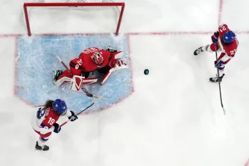 Natálie Mlýnková, Ann-Renée Desbiensová a Tereza Vanišová