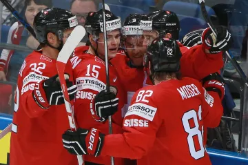 Slavící švýcarští hokejisté