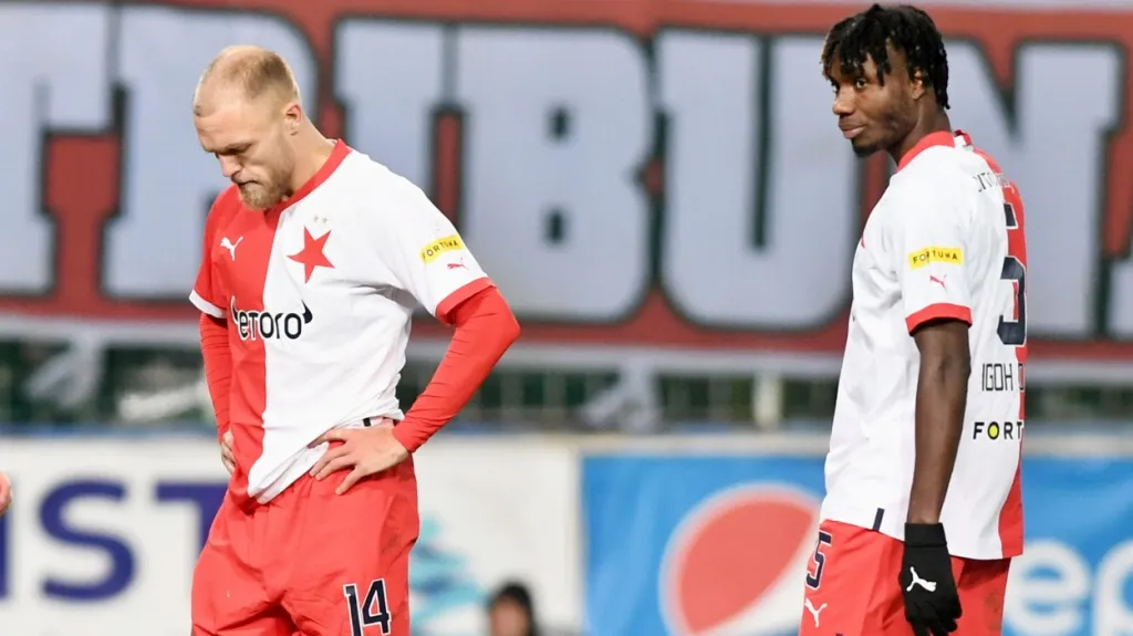 Mick Van Buren a Igoh Ogbu po neproměněné penaltě v utkání proti Teplicím